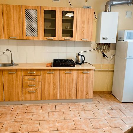 Apartments Domovik Мостова 5 Кв 38 Mukacheve Luaran gambar