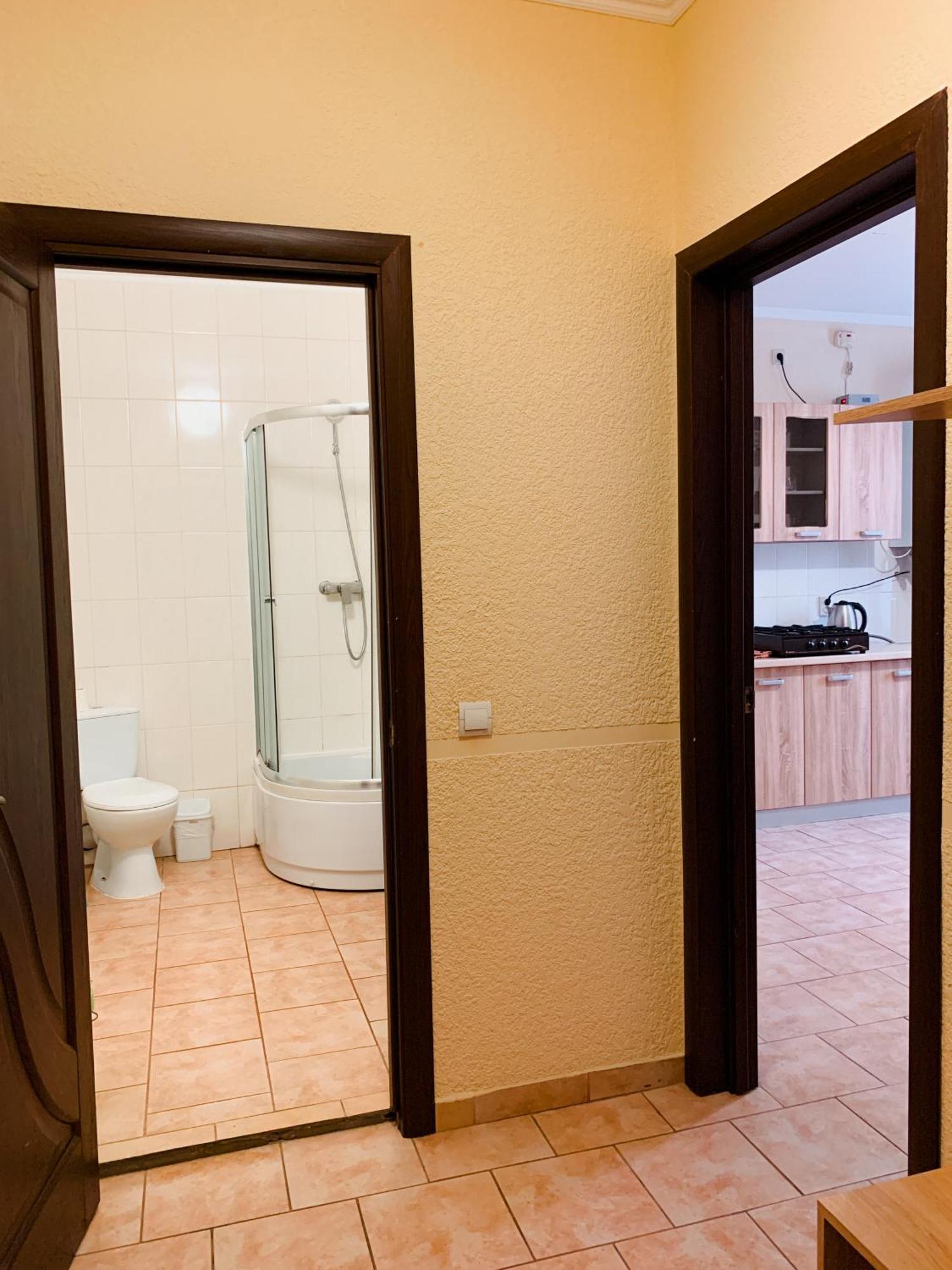 Apartments Domovik Мостова 5 Кв 38 Mukacheve Luaran gambar