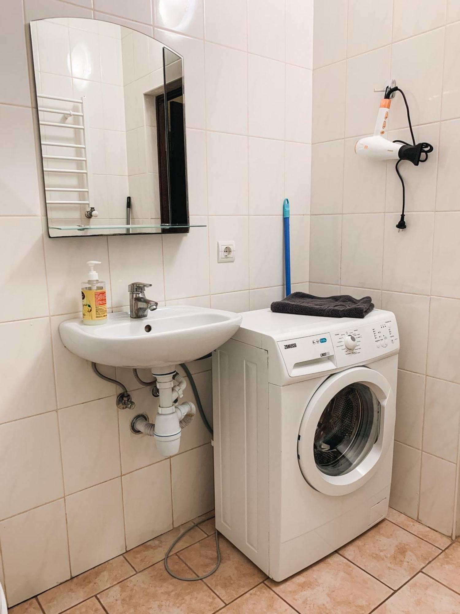 Apartments Domovik Мостова 5 Кв 38 Mukacheve Luaran gambar